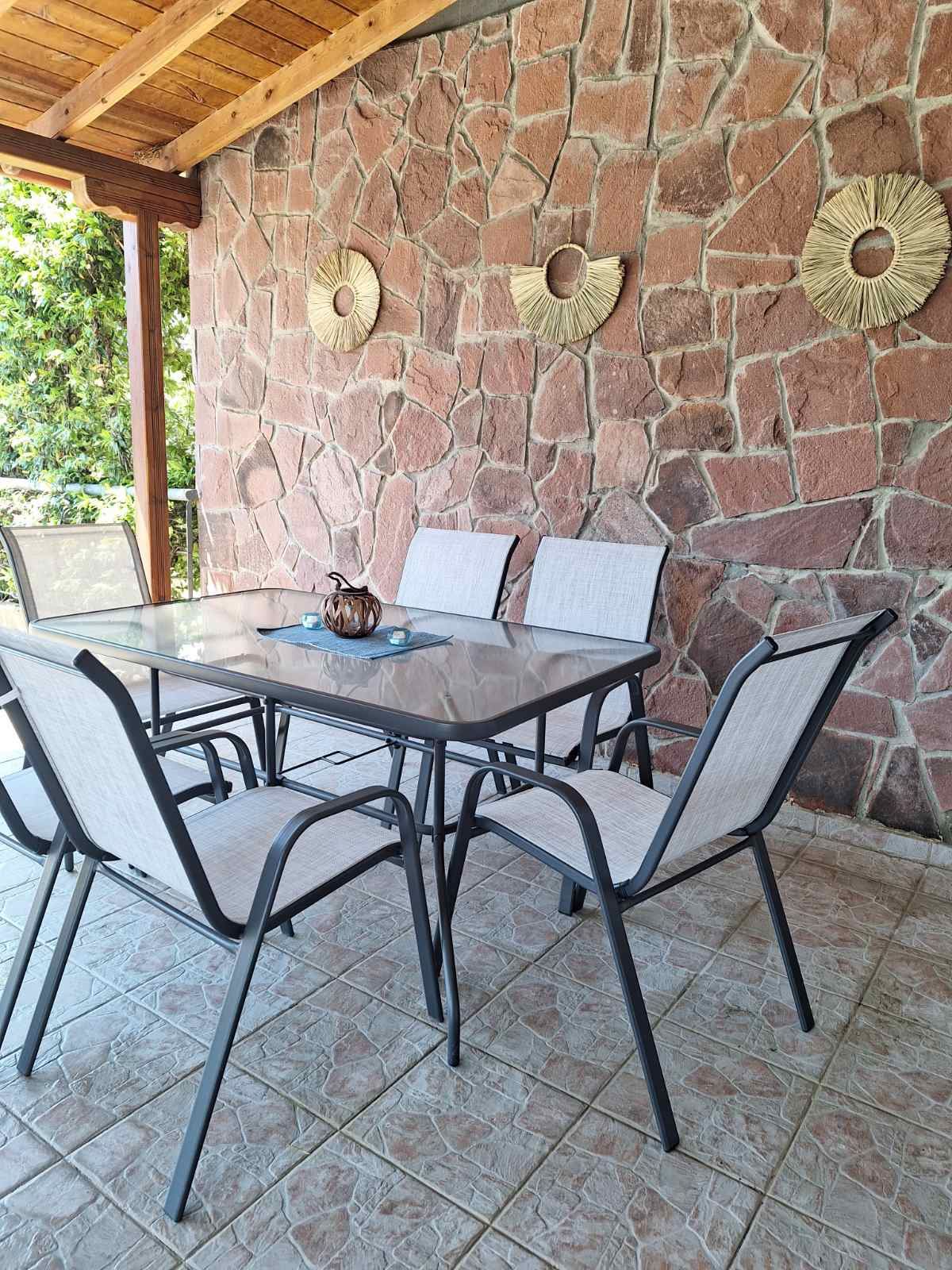 Bunterakis 1 terrace table