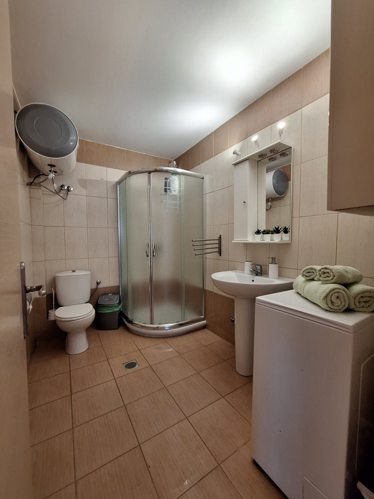 Bunterakis 1 bathroom