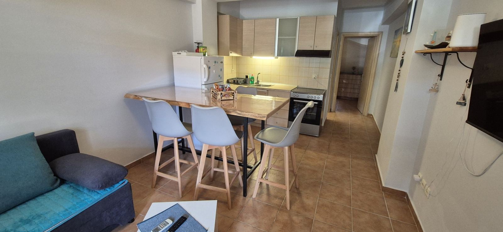 Bunterakis 2 kitchen and dining area